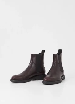 ALEX M BOOTS