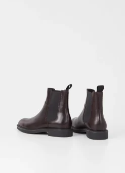 ALEX M BOOTS