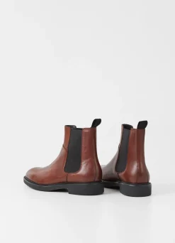 ALEX M BOOTS