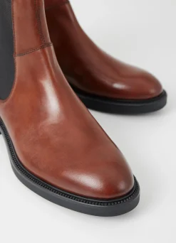 ALEX M BOOTS
