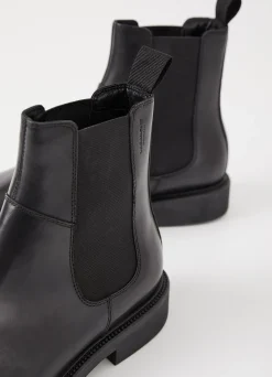 ALEX M BOOTS