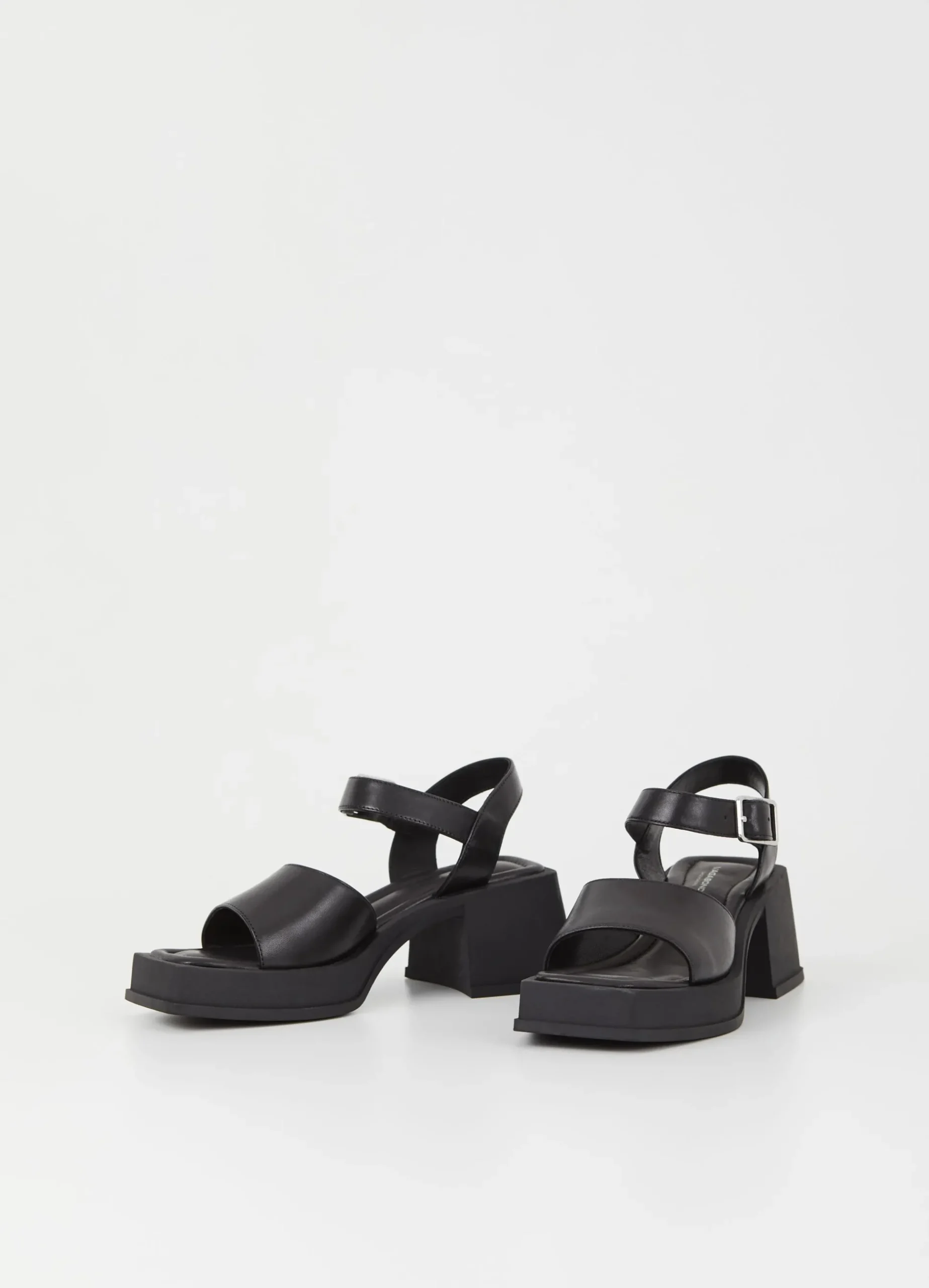 HENNIE SANDALER
