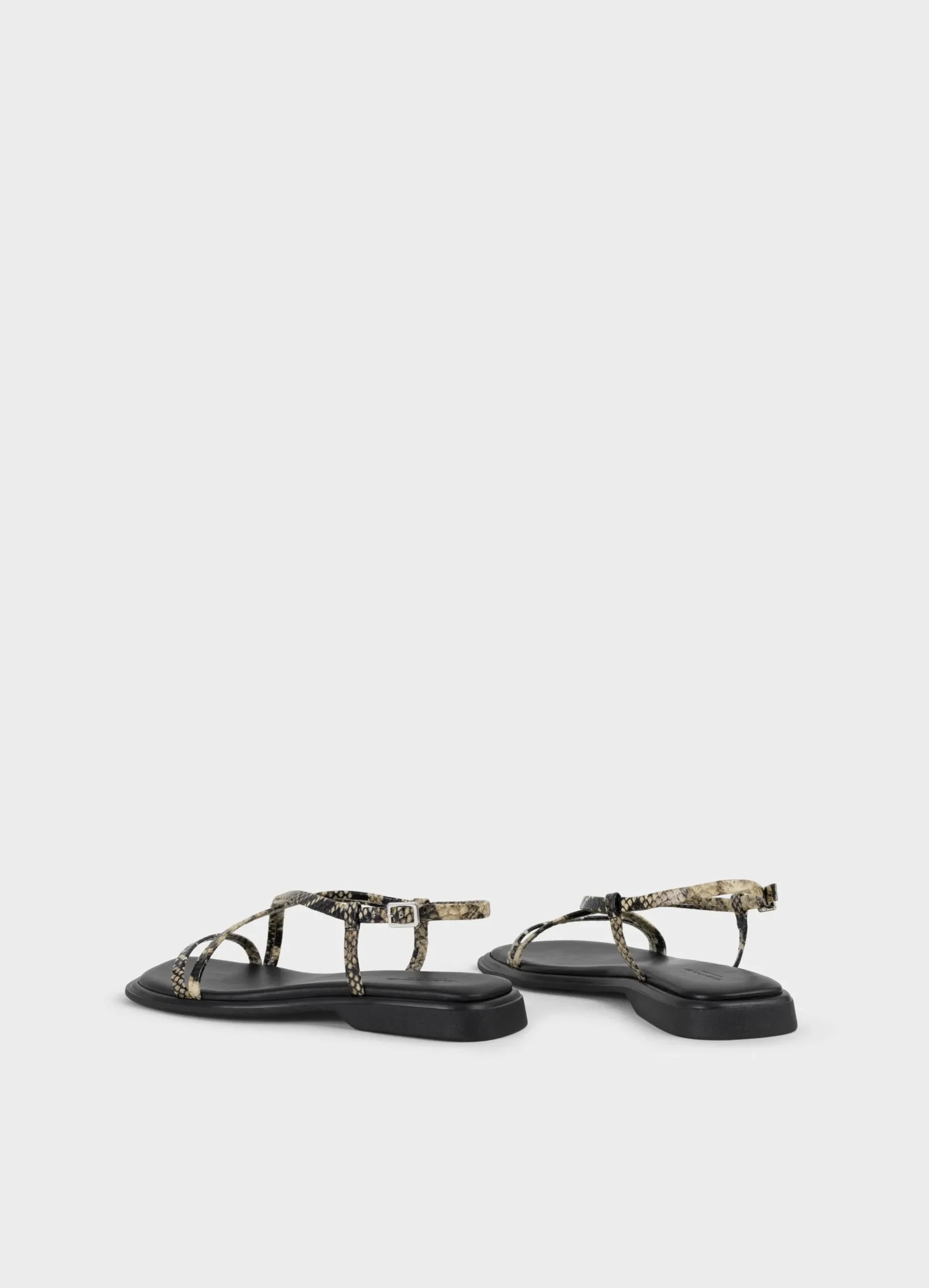 IZZY SANDALER