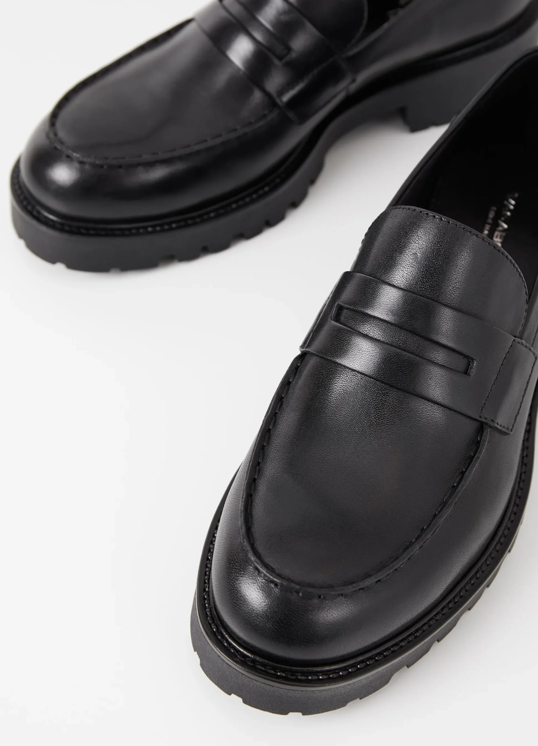 KENOVA LOAFERS