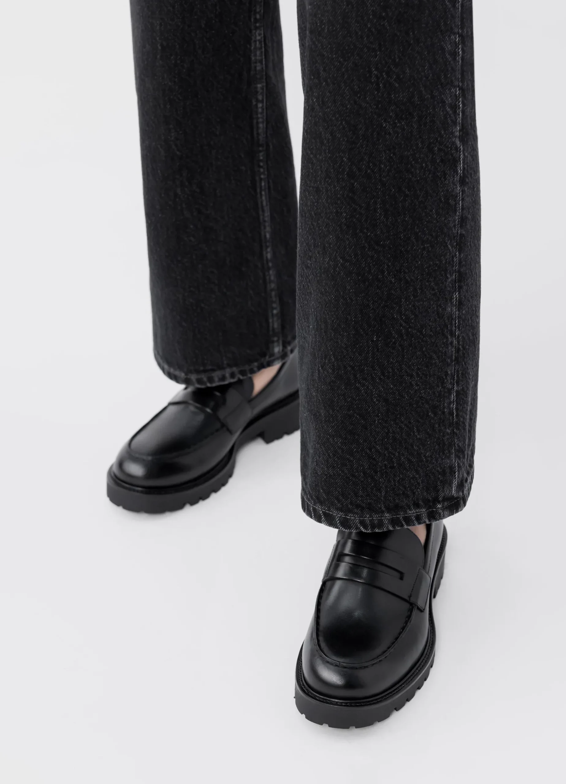 KENOVA LOAFERS