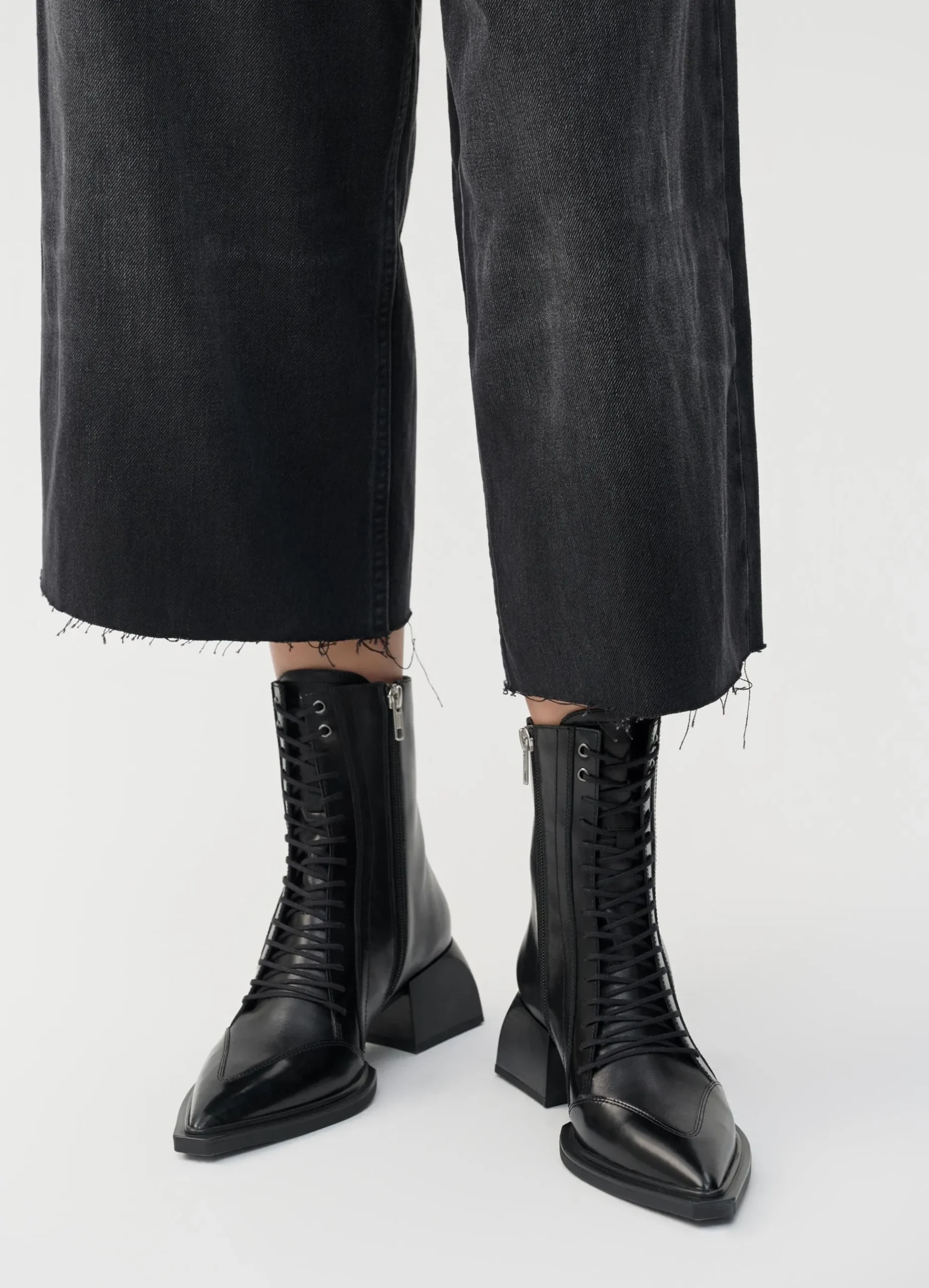 VIVIAN BOOTS